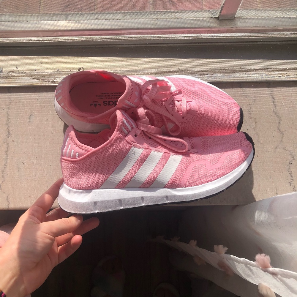 Adidas Swift Run